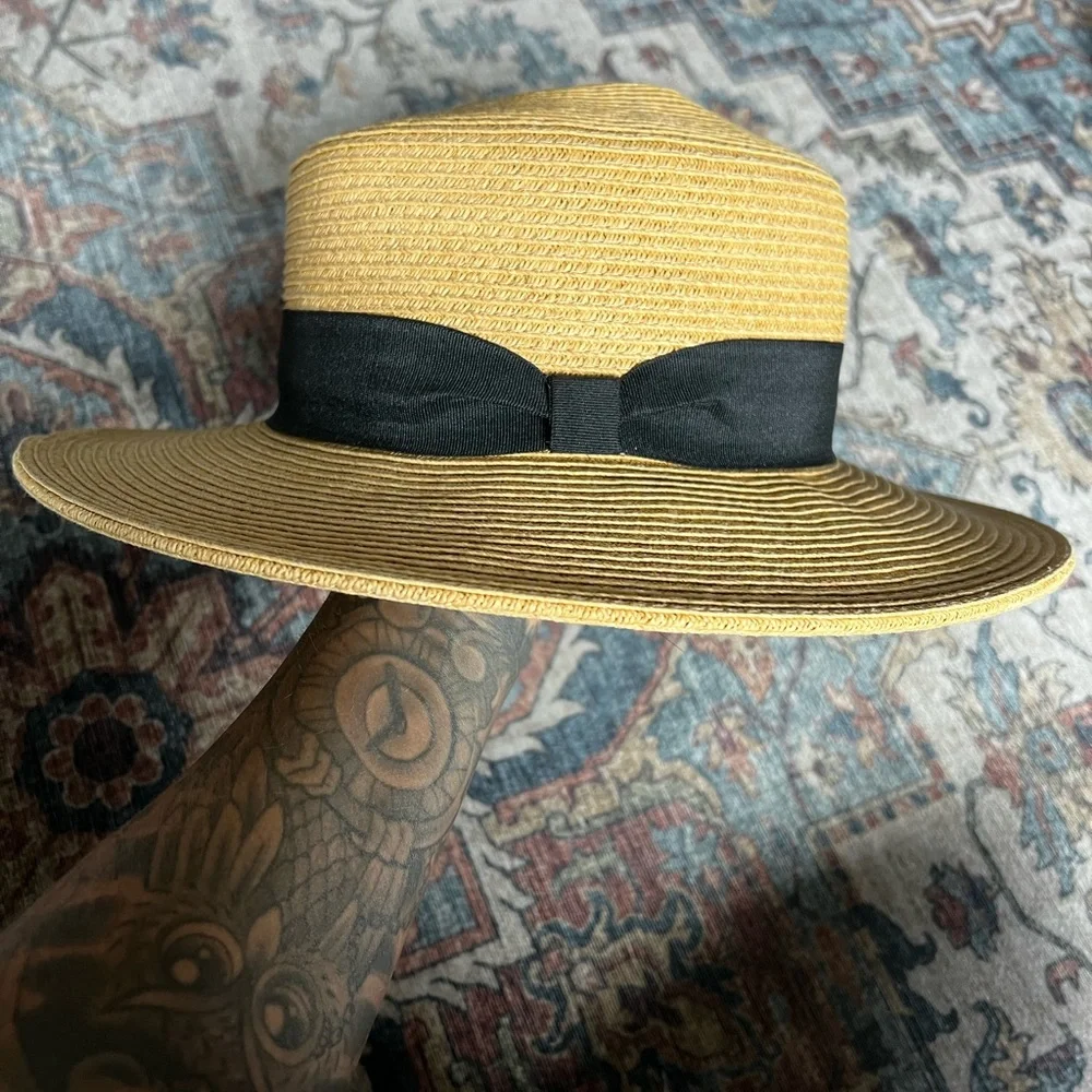 Beach hat - Picture 2 of 3